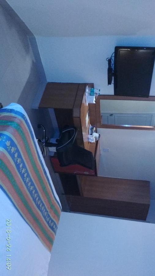 Grand Continental Hotel Prayagraj Bagian luar foto