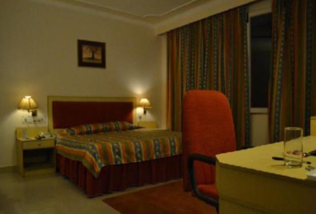 Grand Continental Hotel Prayagraj Ruang foto
