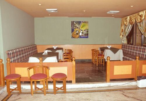 Grand Continental Hotel Prayagraj Bagian luar foto